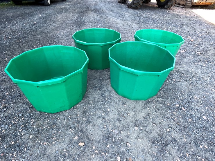 #1687-•-(4)-plastic-tubs-image-1