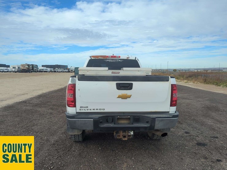 2013-chevrolet-silverado-2500hd-image-21