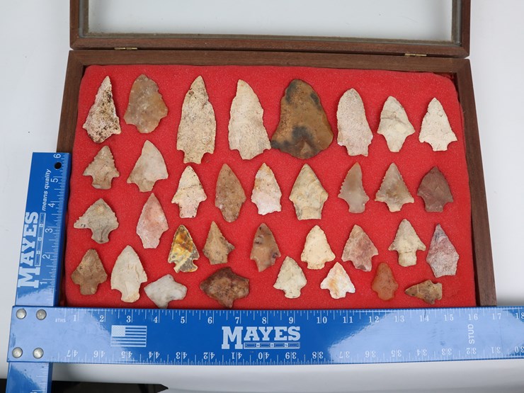 #61-•-#4167-•-(34)-framed-native-american-artifacts-image-2