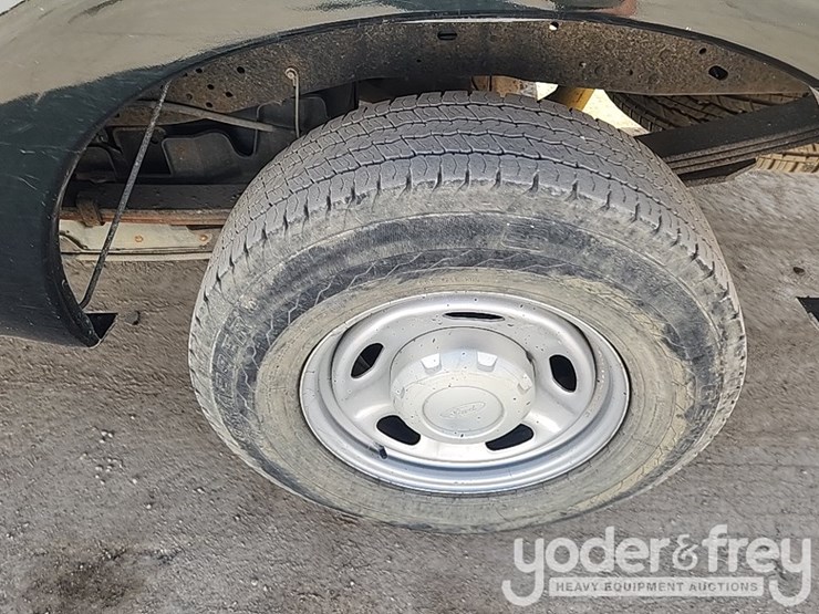 2015-ford-f250-xl-image-10