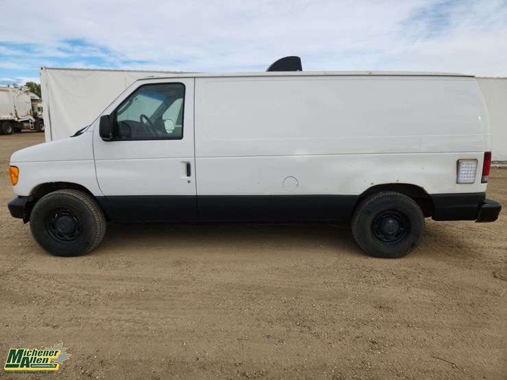 2005-ford-cargo-image-5