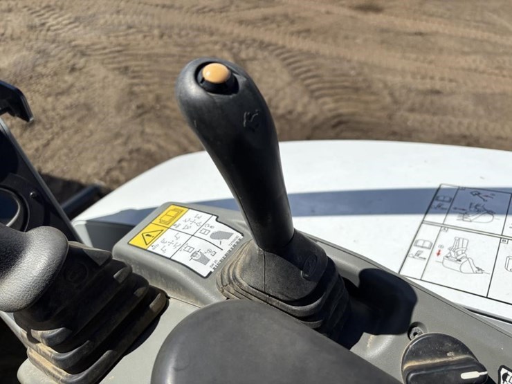 2023-bobcat-e35-image-36