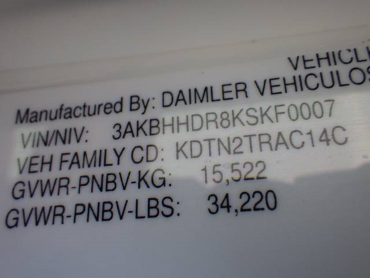 2019-freightliner-cascadia-126-image-13