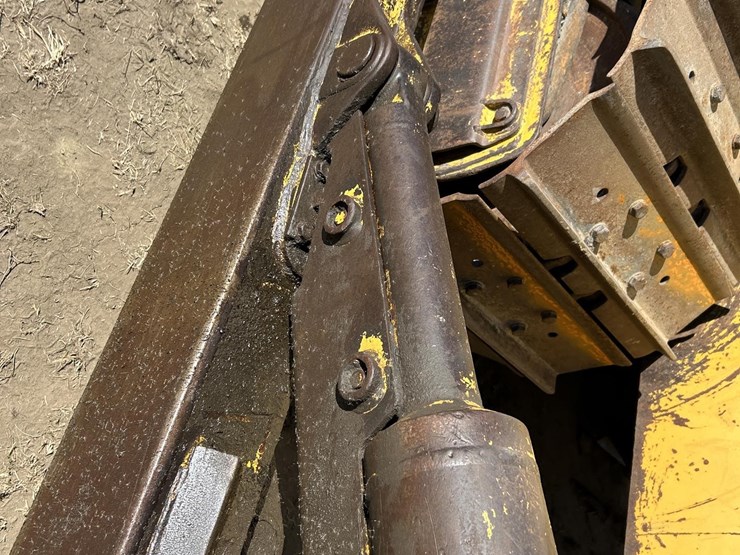 komatsu-d65ex-12-image-14
