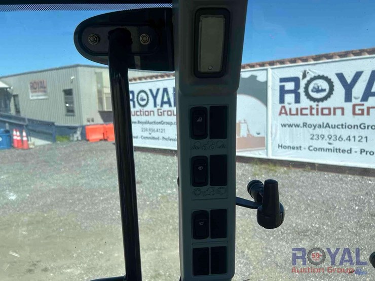 new-holland-boomer-47-image-14
