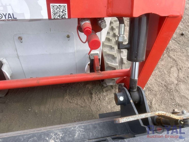 2025-ggma-gm670-compact-track-loader-skid-steer-image-15