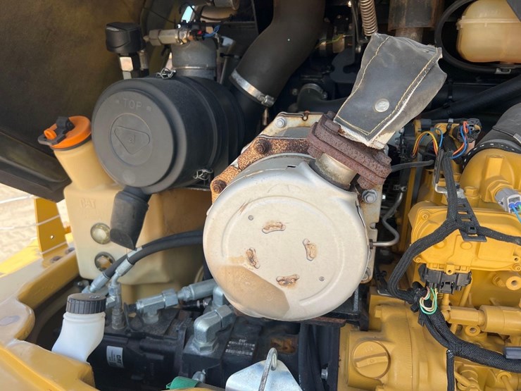 2019-caterpillar-908m-image-24