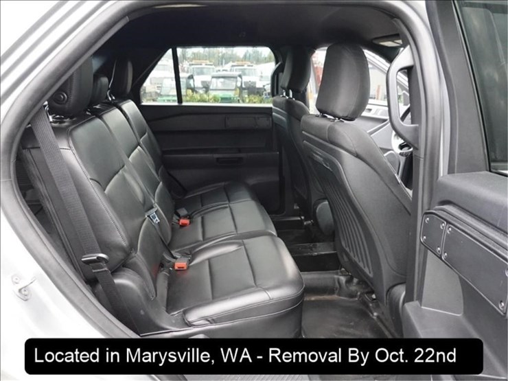 2020-ford-explorer-image-23