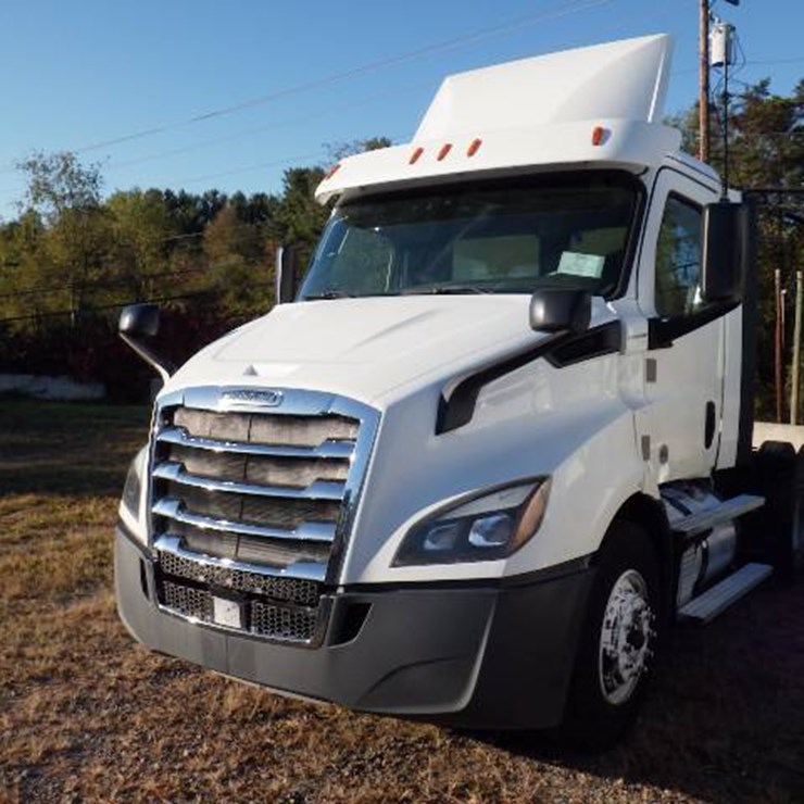 2020 FREIGHTLINER CASCADIA 116