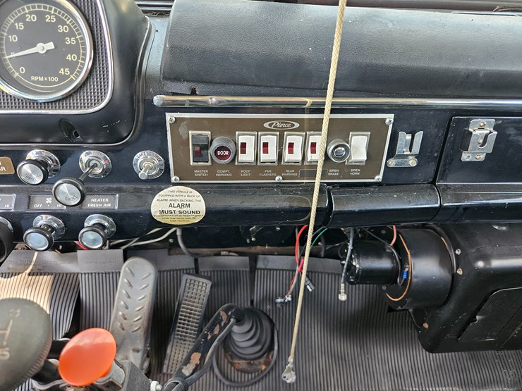 1983-ford-c800-image-51