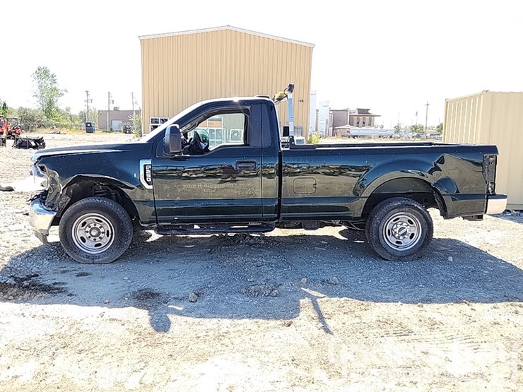 2020-ford-f250-xl-image-4