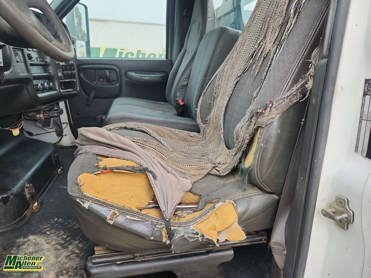 2005-gmc-topkick-c5500-image-37