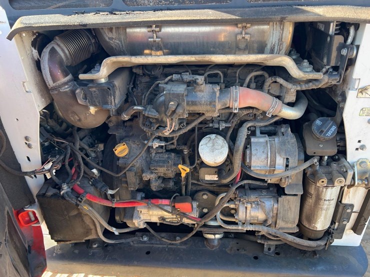 2023-bobcat-t770-image-27