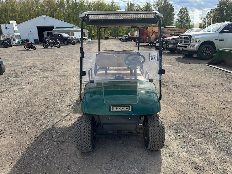 e-z-go-4-seater-electric-golf-cart-163-image-2