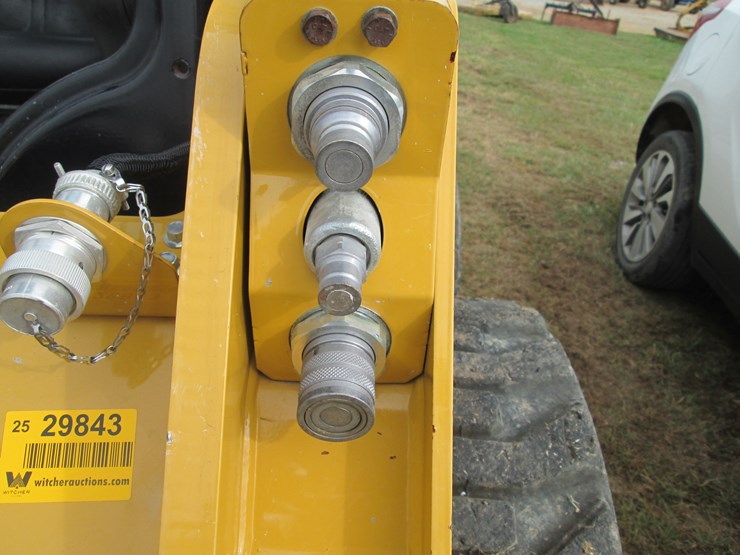 caterpillar-236d-image-29