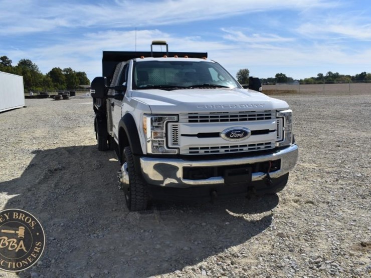 2017-ford-f550-image-27