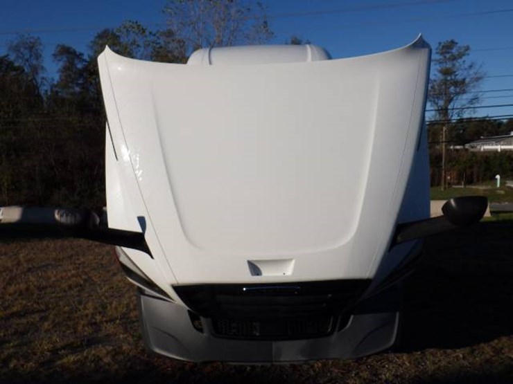 2021-freightliner-cascadia-126-image-15