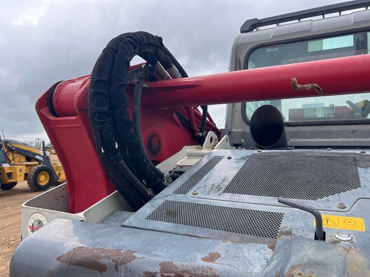 2020-takeuchi-tl12v2-image-21
