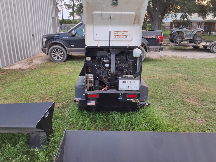 #516-•-2019-allmand-6-kw-light-plant-image-3