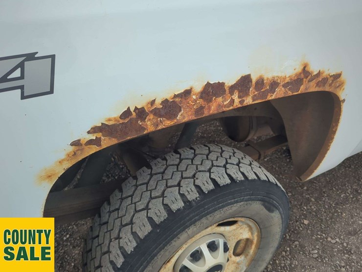 2013-chevrolet-silverado-2500hd-image-41