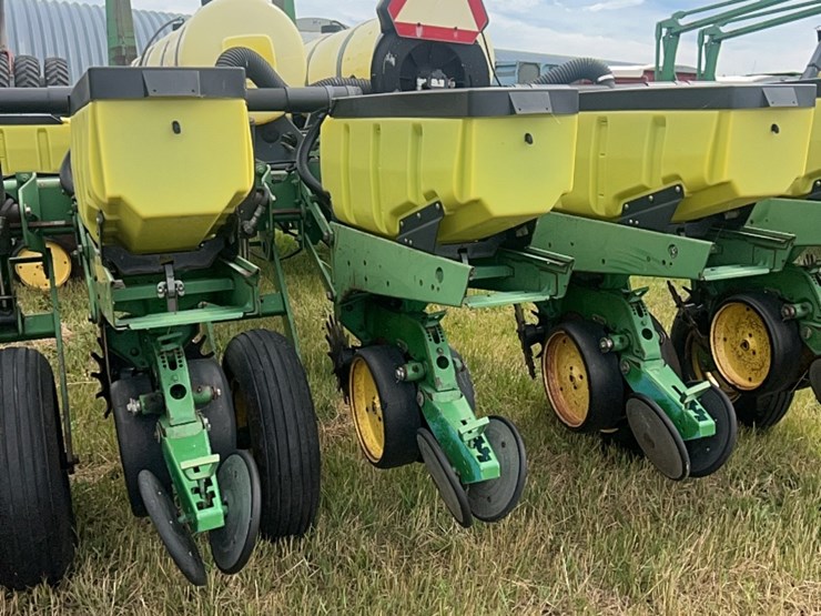 john-deere-7200-image-26