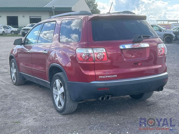 2012-gmc-acadia-suv-image-4