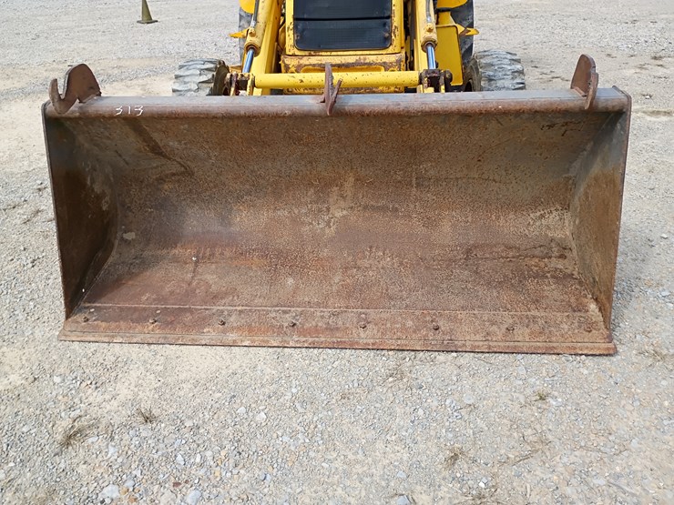 new-holland-lb75-image-109