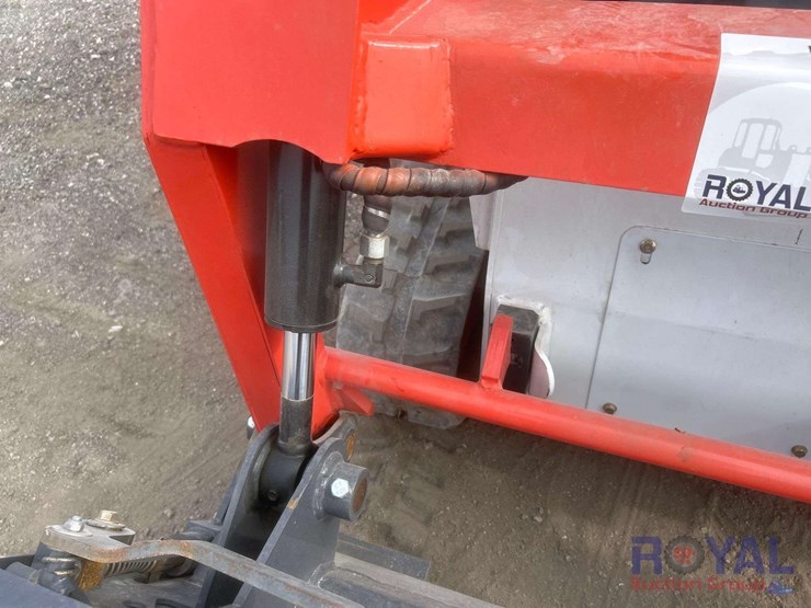 2025-ggma-gm670-compact-track-loader-skid-steer-image-16