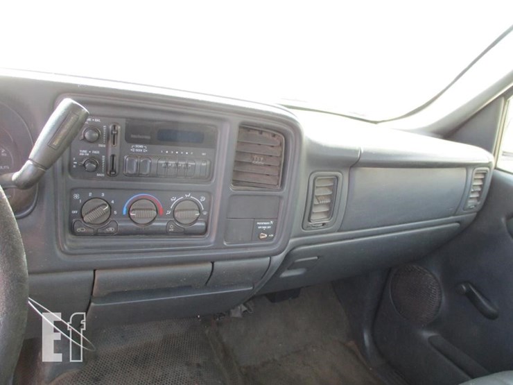 2002-chevrolet-2500-image-8