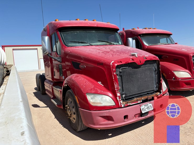 2012-peterbilt-587-image-2