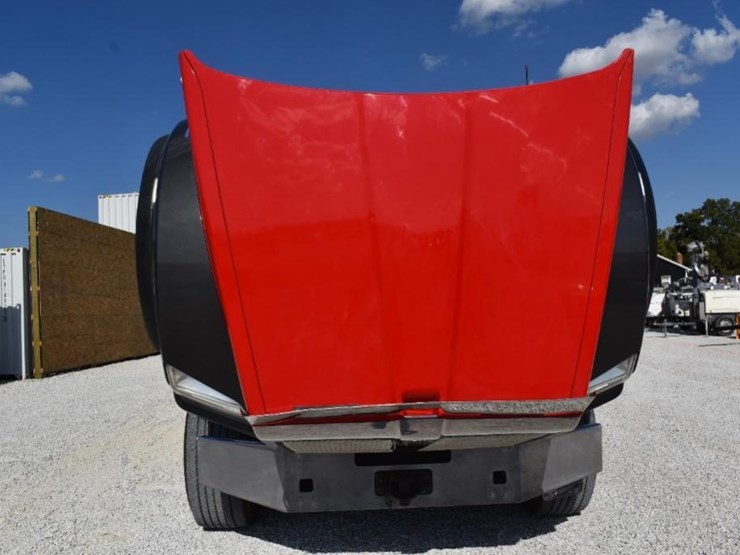 2018-kenworth-t880-image-59