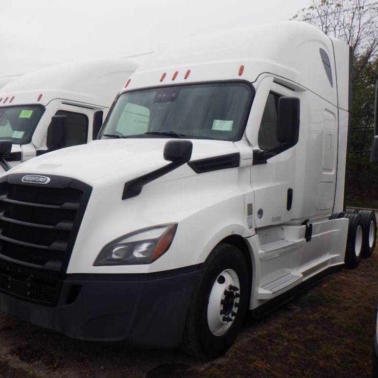 2021 FREIGHTLINER CASCADIA 126