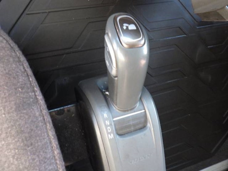 2022-volvo-vnl-860-image-13