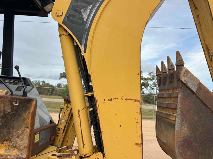 caterpillar-416b-image-16
