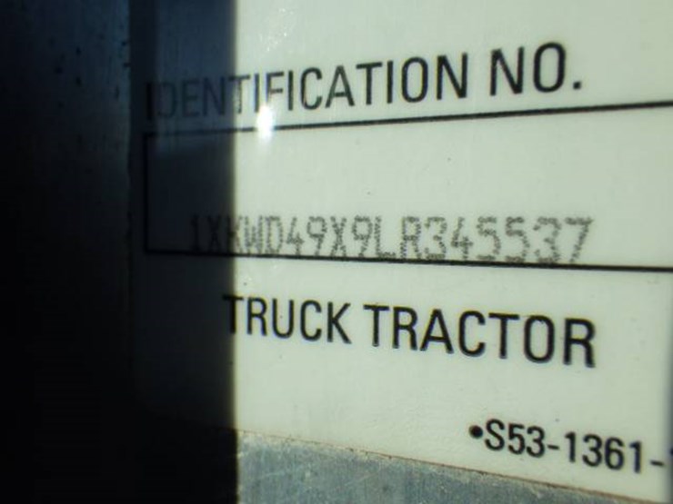 2020-kenworth-w900l-image-12