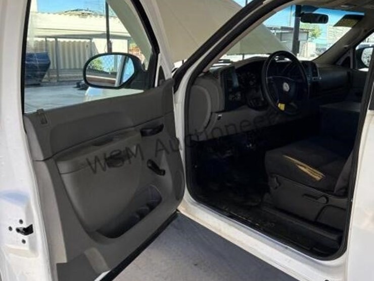 2012-chevrolet-silverado-1500-image-19