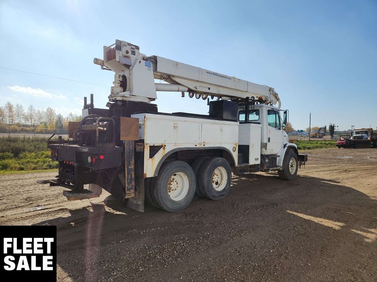 2001-freightliner-fl80-image-4