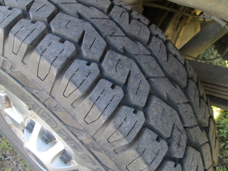 2011-gmc-2500hd-image-11