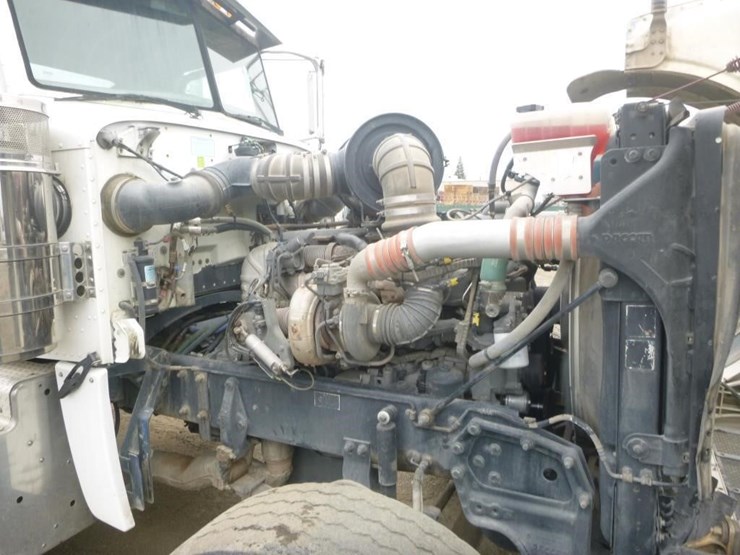 2012-peterbilt-389-image-17