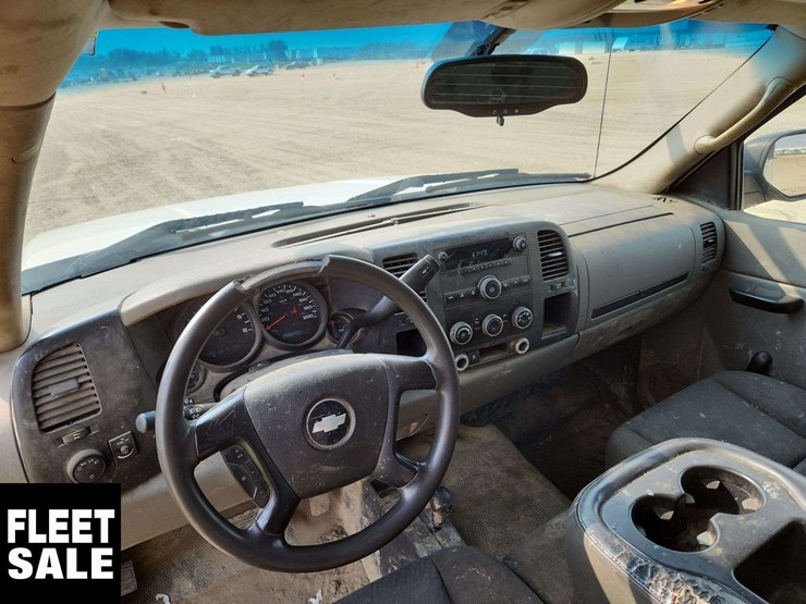 2011-chevrolet-silverado-1500-image-12