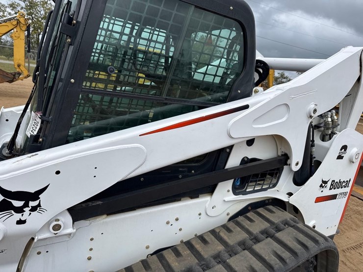 2016-bobcat-t770-image-17