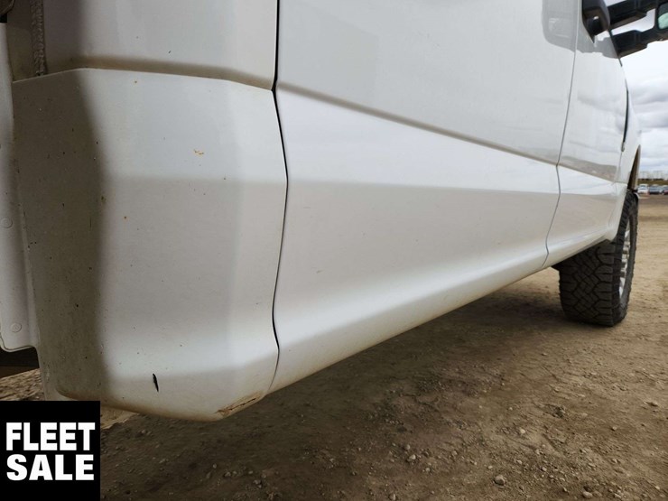 2021-ford-f350-image-39