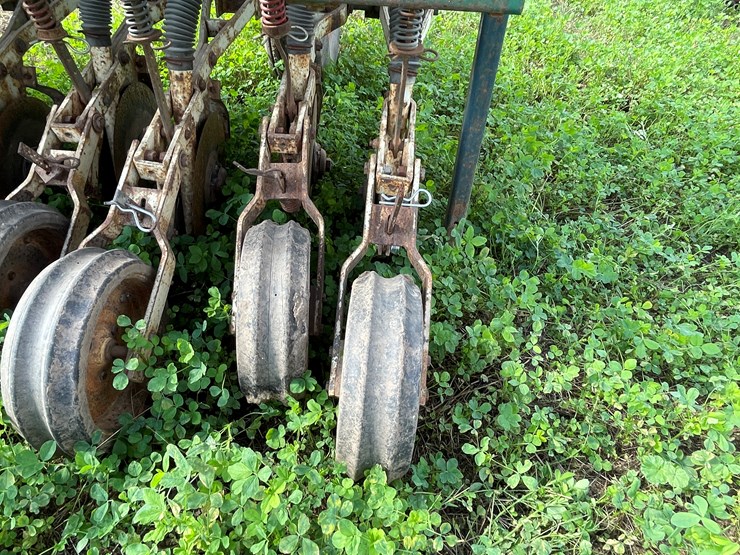 #5022-•-marliss-13'-grain-drill-image-13