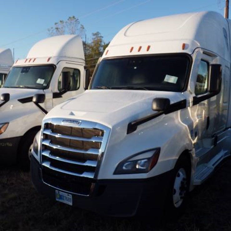 2022 FREIGHTLINER CASCADIA 126