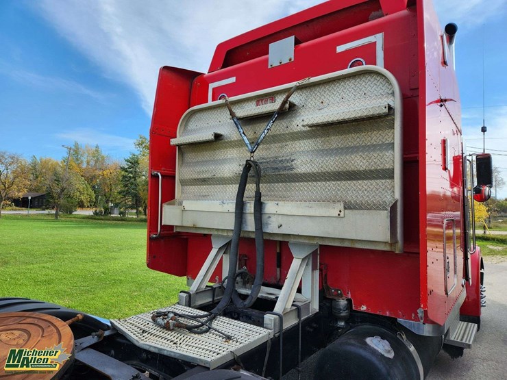 2004-peterbilt-379-image-10