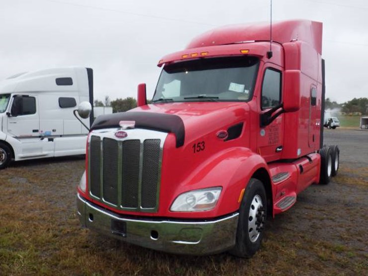 2018-peterbilt-579-image-1