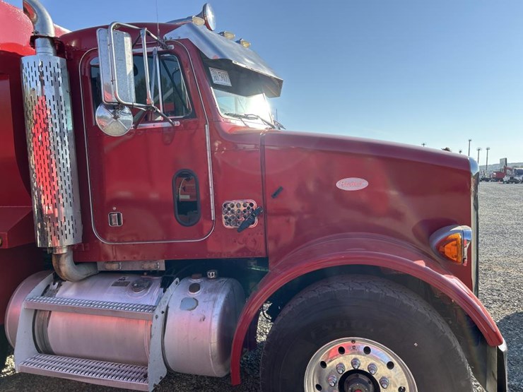 2002-peterbilt-357-image-14