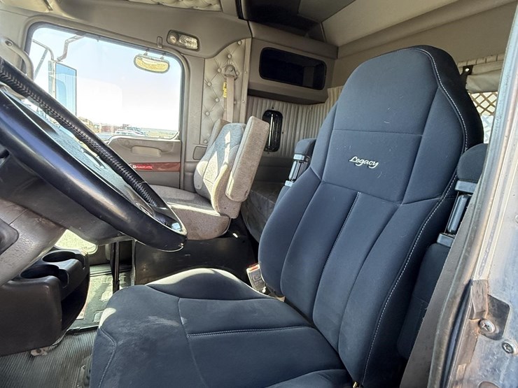 2009-kenworth-t800-image-23