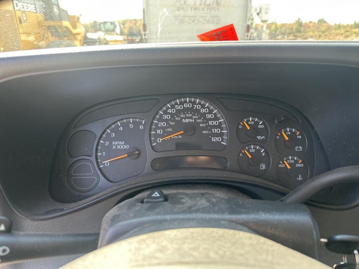 2005-chevrolet-silverado-1500-image-31