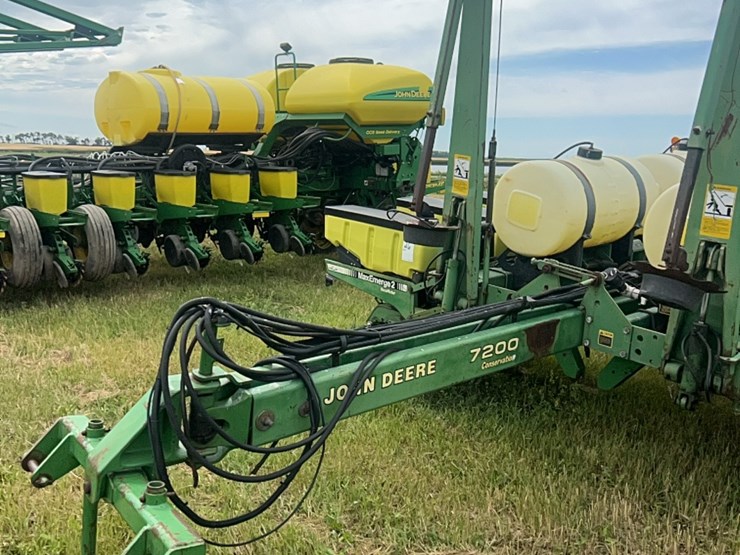 john-deere-7200-image-3